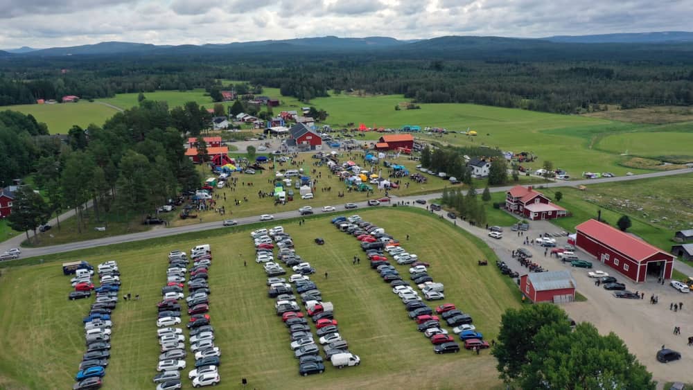 Flygfoto över mässområdet och parkeringen